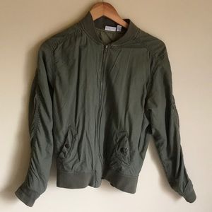 BP army green bomber size XS